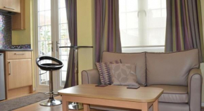 Horizon Hotel Apartments - Close to Beach, Train Station & Southend Airport